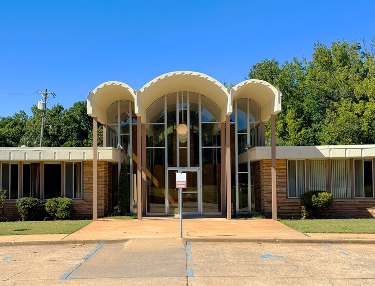 301 NW 36th St, Oklahoma City, OK à louer - Photo du bâtiment - Image 1 de 15