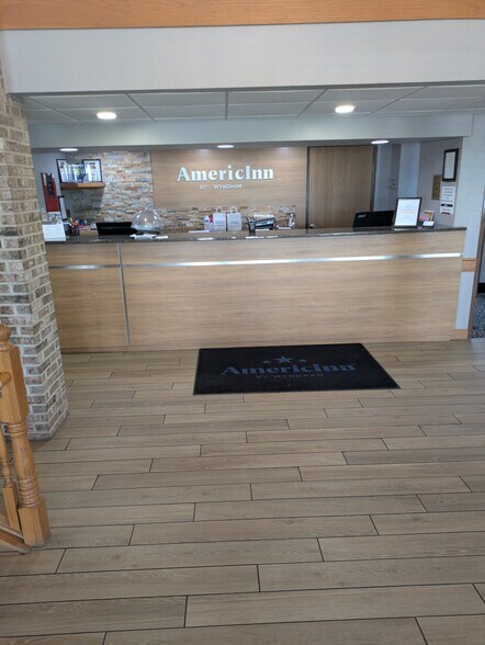 411 Closz Dr, Webster City, IA à vendre - Photo du bâtiment - Image 2 de 11