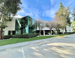 12395 World Trade Dr, San Diego CA - Services immobiliers commerciaux