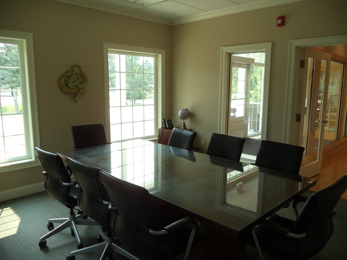 26 Londonderry Tpke, Hooksett, NH à louer Photo intérieure- Image 1 de 9