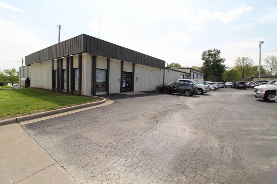 1108 SW East Us-40 Hwy, Blue Springs, MO à vendre - Photo du bâtiment - Image 2 de 11
