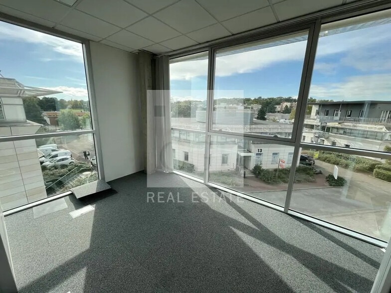 Bureau dans Bron à louer - Photo intérieure - Image 3 de 16