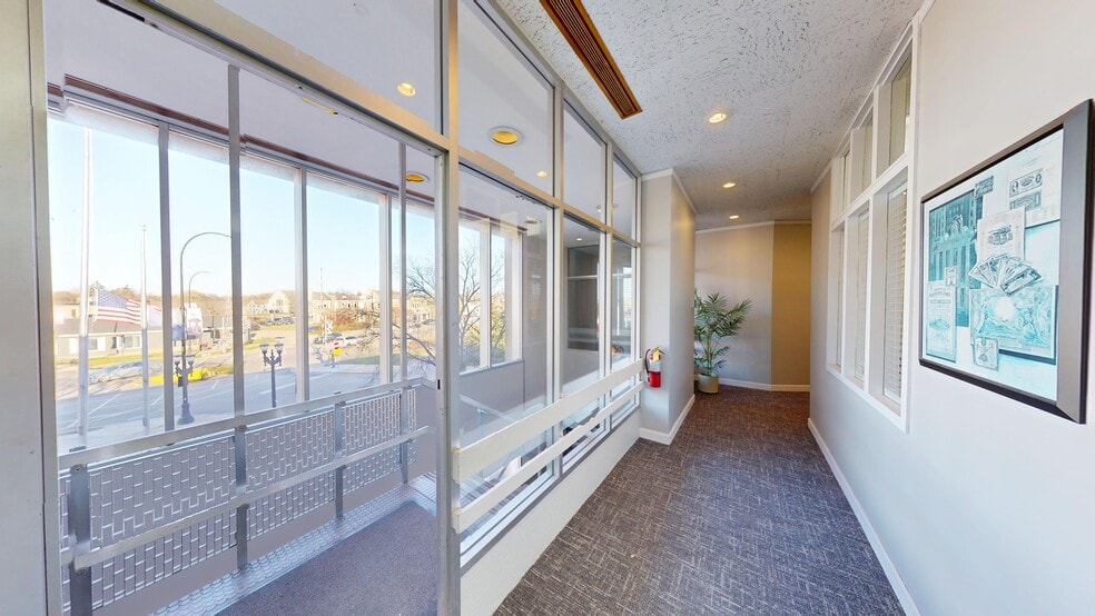 135 Park Ave, Barrington, IL for lease - Building Photo - Image 2 of 15