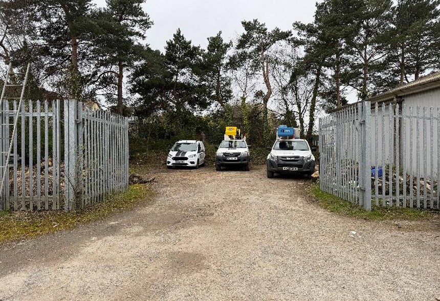 1 Battle Rd, Newton Abbot à louer - Photo du bâtiment - Image 2 de 2