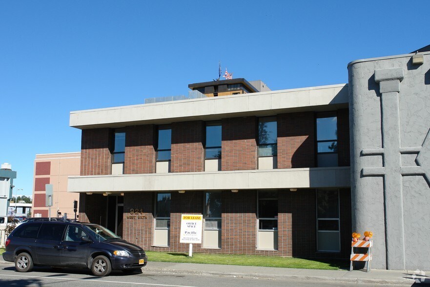 921 W 6th Ave, Anchorage, AK à vendre - Photo du bâtiment - Image 3 de 13