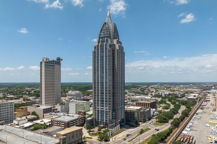 11 N Water St, Mobile, AL for lease - Building Photo - Image 1 of 14