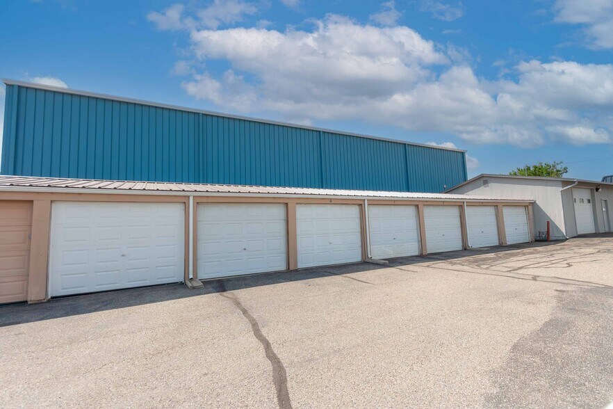 1718-1730 W Eisenhower Blvd, Loveland, CO à vendre - Photo du bâtiment - Image 2 de 20