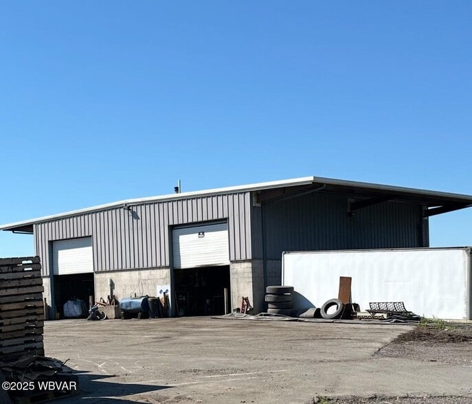 1759 E Lime Bluff Rd, Muncy, PA for sale - Building Photo - Image 3 of 10