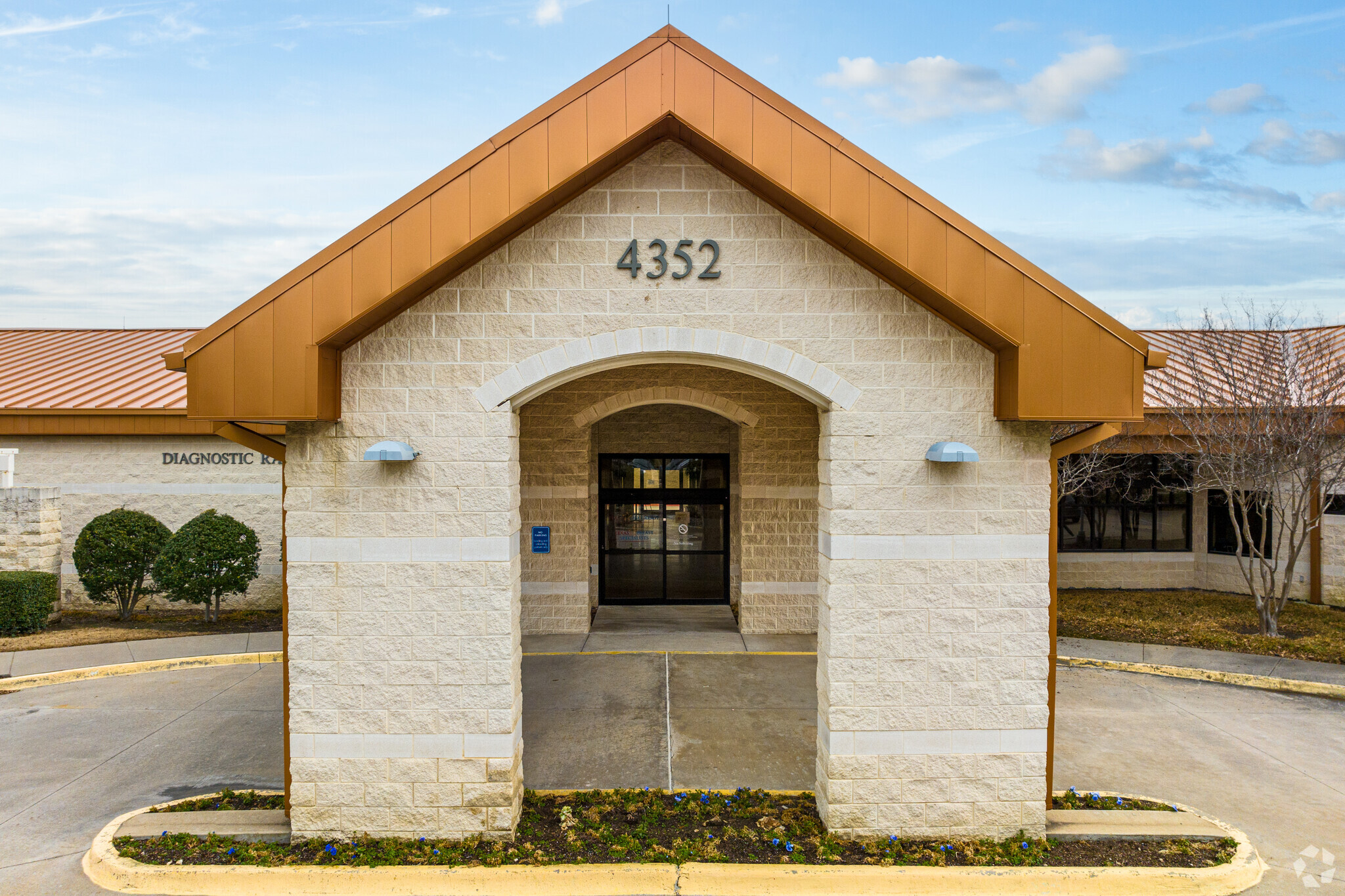 4352 N Josey Ln, Carrollton, TX for lease Building Photo- Image 1 of 8