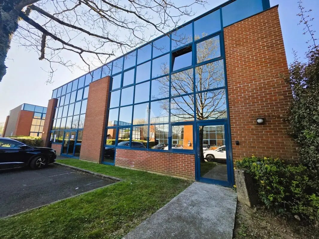 Office in Savigny-le-Temple for lease Building Photo- Image 1 of 7