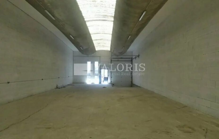 Flex in Saint-Priest for lease - Interior Photo - Image 3 of 7