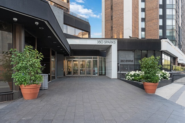 More details for 350 Sparks St, Ottawa, ON - Office for Lease