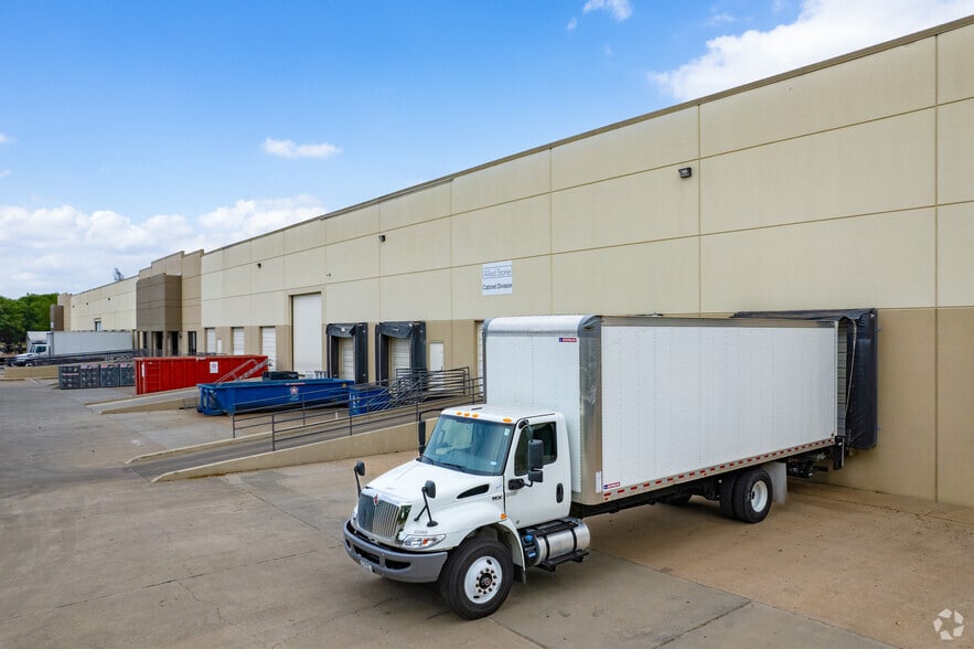 5910 West by Northwest Blvd, Houston, TX for lease - Building Photo - Image 2 of 7