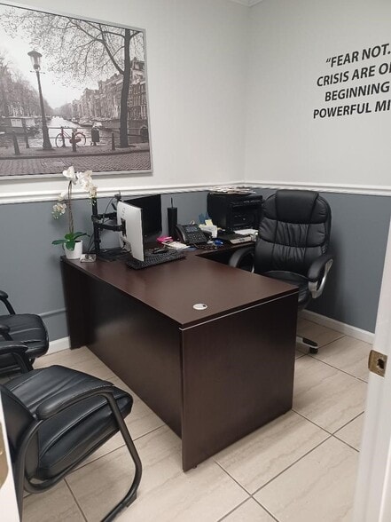 1302-1310 N Main St, Kissimmee, FL à louer - Photo intérieure - Image 3 de 12