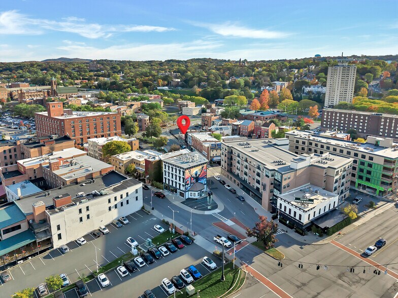 58 King St, Troy, NY à vendre - Photo du bâtiment - Image 3 de 5