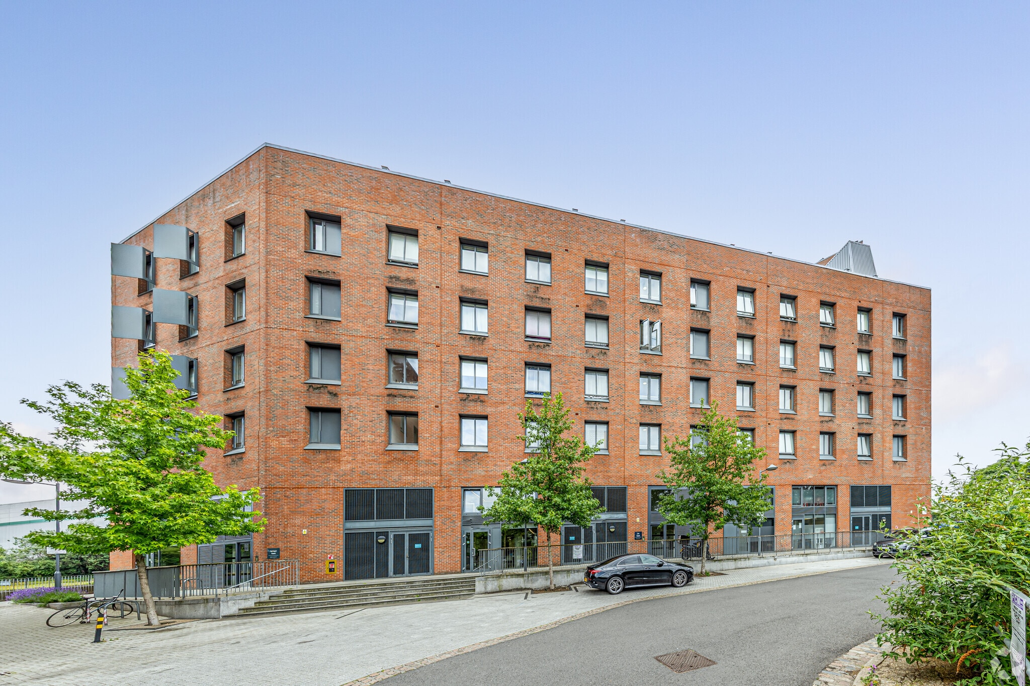 28 Navigation Rd, London for sale Primary Photo- Image 1 of 9