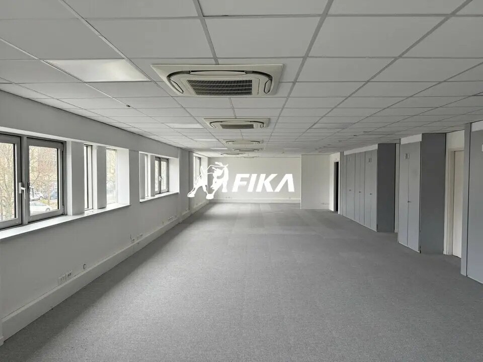 Office in Bordeaux for lease Interior Photo- Image 1 of 13