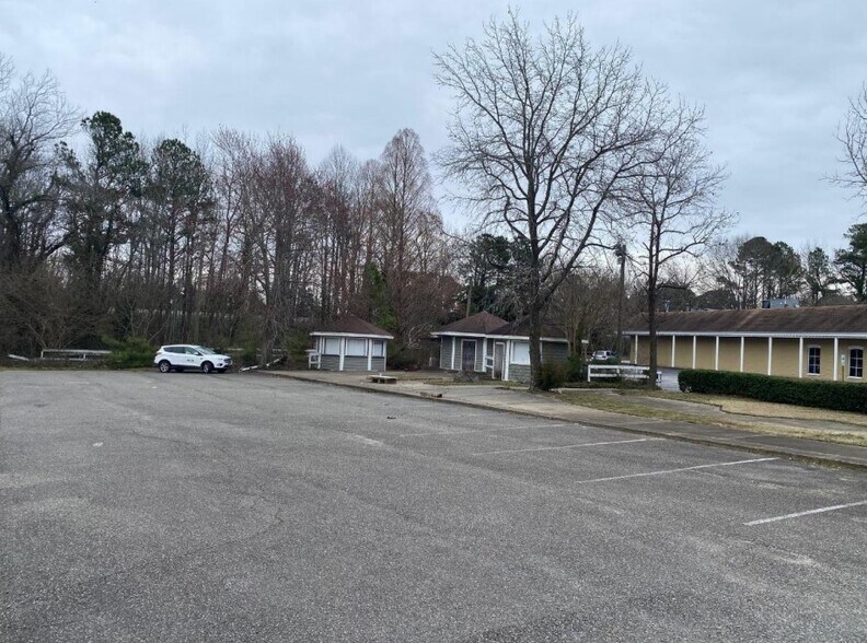 1901 Richmond Rd, Williamsburg, VA à vendre - Photo du bâtiment - Image 2 de 6