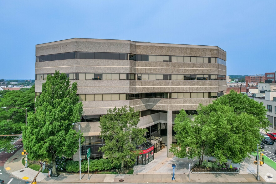 350 Main St, Malden, MA for lease - Building Photo - Image 2 of 26