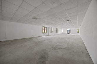 301 Plaza Dr, Greenville, NC for lease Interior Photo- Image 2 of 5