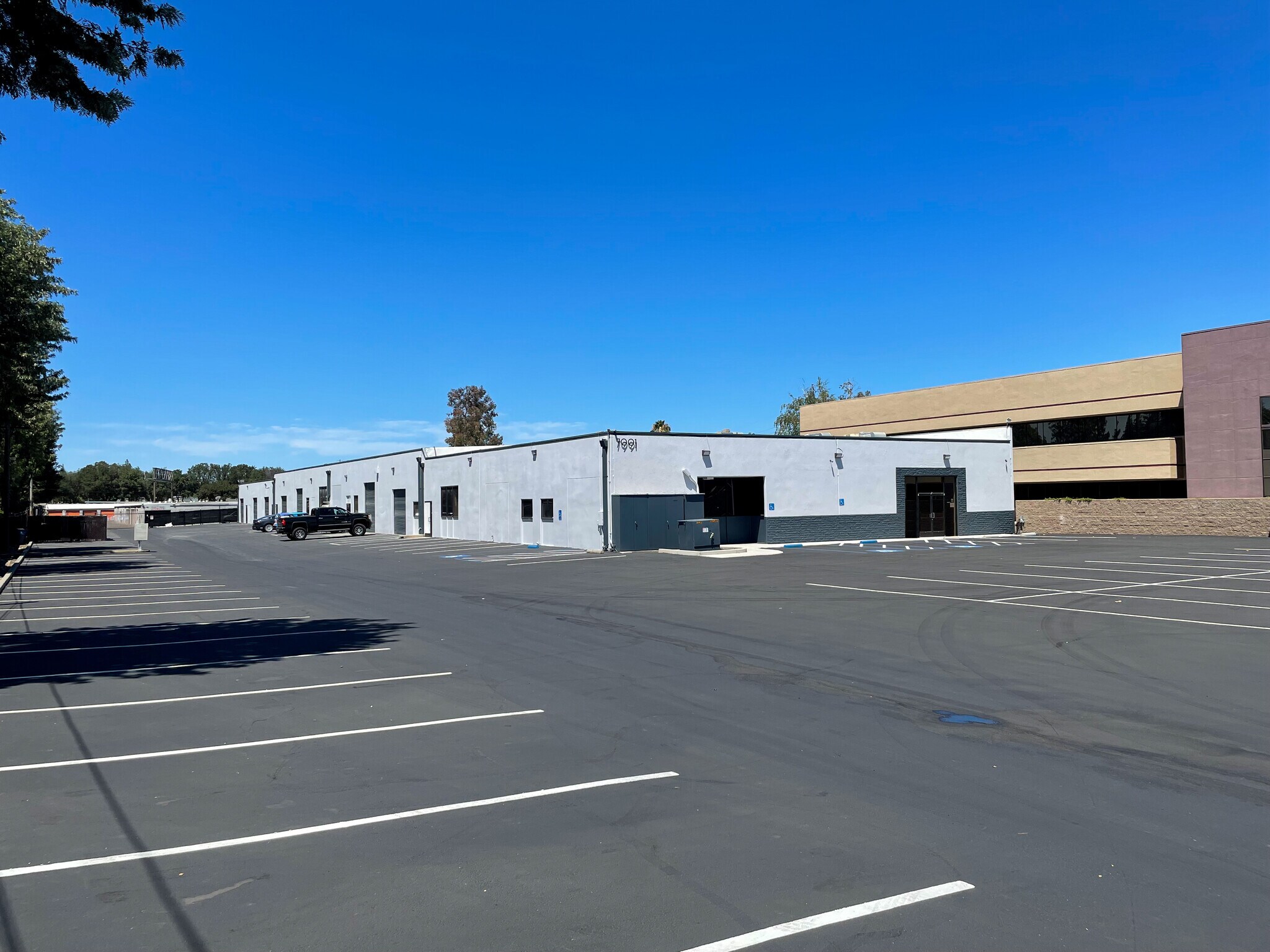 7991 Folsom Blvd, Sacramento, CA à louer Photo du bâtiment- Image 1 de 4