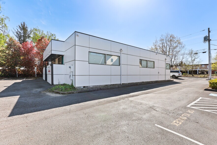 4150 SW 110th Ave, Beaverton, OR à vendre - Photo du bâtiment - Image 3 de 13
