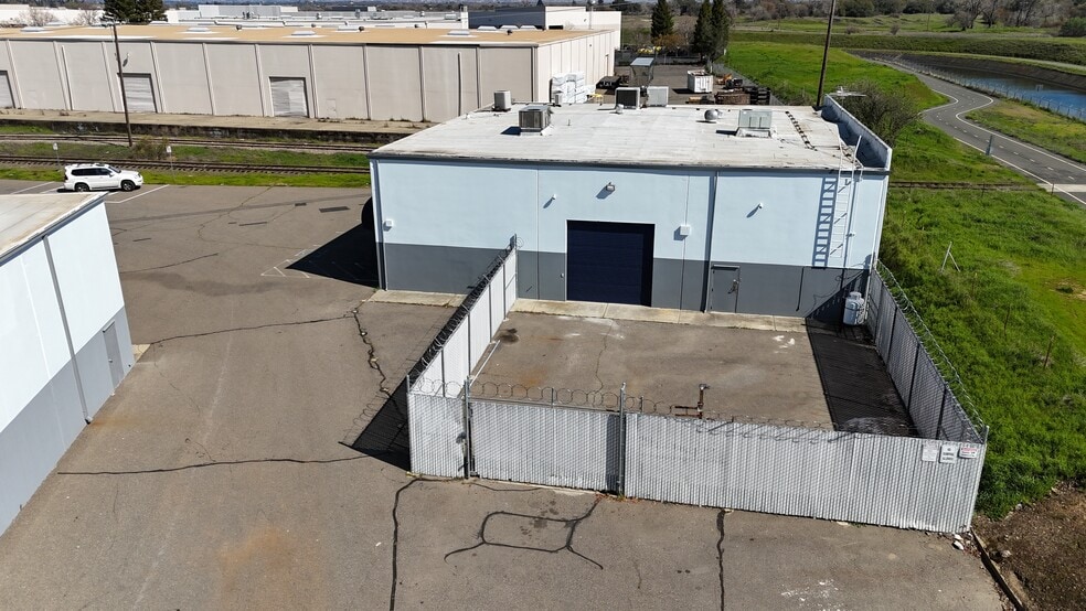 2489 Mercantile Dr, Rancho Cordova, CA for lease - Building Photo - Image 3 of 6
