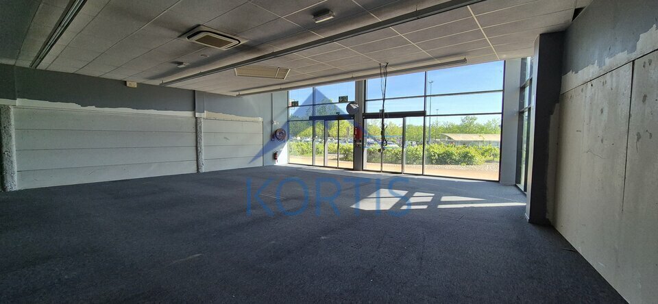 224 Avenue Charles De Gaulle, Mâcon for lease Interior Photo- Image 1 of 26