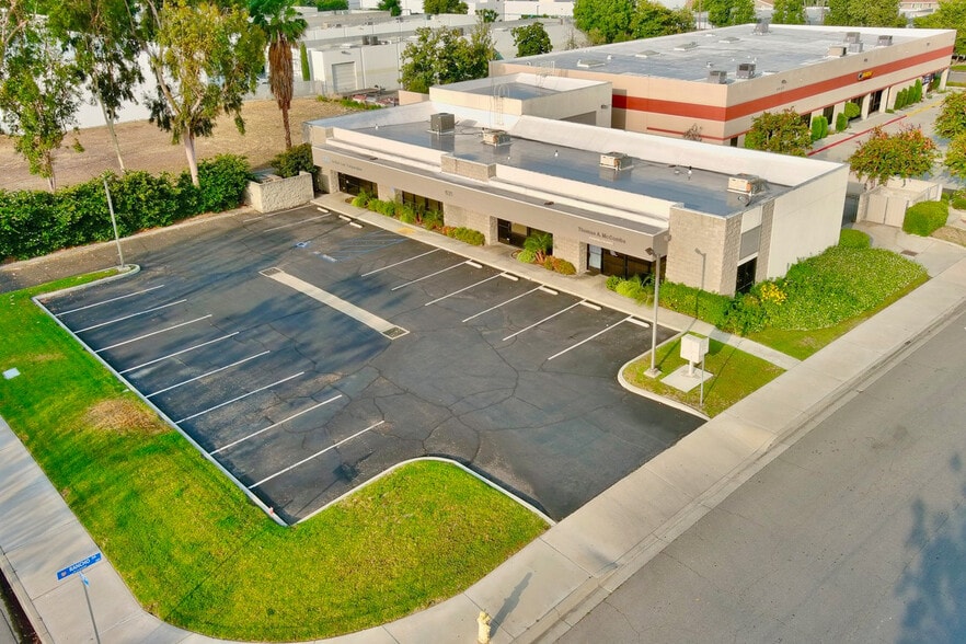 631 New Jersey St, Redlands, CA à vendre - Photo du bâtiment - Image 2 de 6