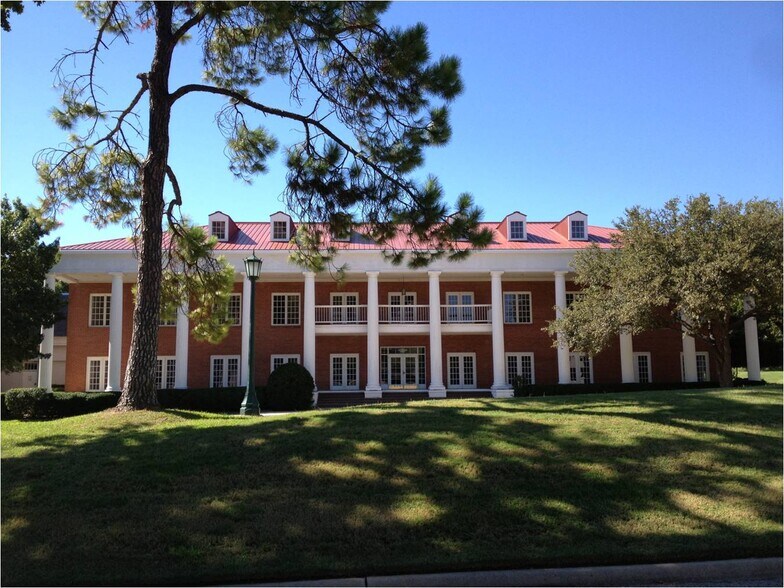 580 Decker Dr, Irving, TX à louer - Photo du bâtiment - Image 1 de 6