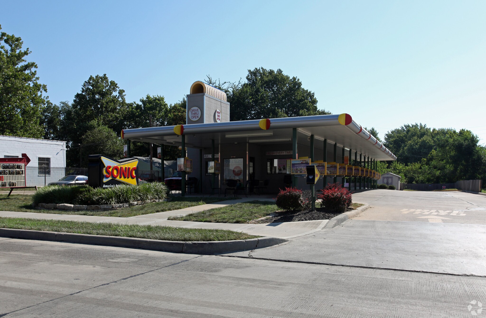 8227 Wornall Rd, Kansas City, MO for sale Primary Photo- Image 1 of 8