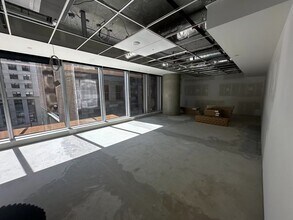 320 Granville St, Vancouver, BC for lease Building Photo- Image 2 of 4