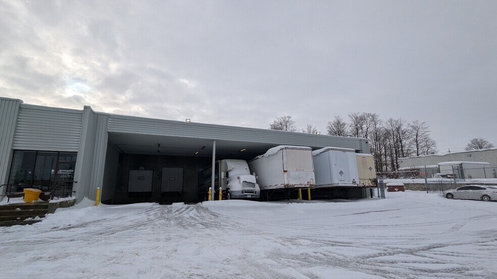 1011 Hubrey Rd, London, ON for lease - Building Photo - Image 2 of 8