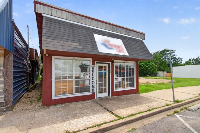 More details for 206 Hwy 20, Salina, OK - Retail for Sale