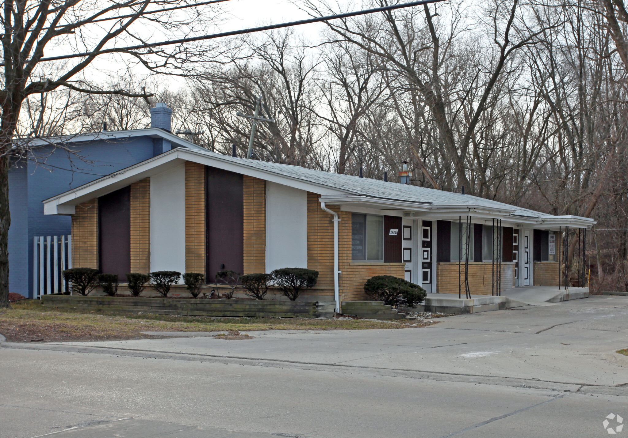 24821 5 Mile Rd, Redford, MI for sale Primary Photo- Image 1 of 1