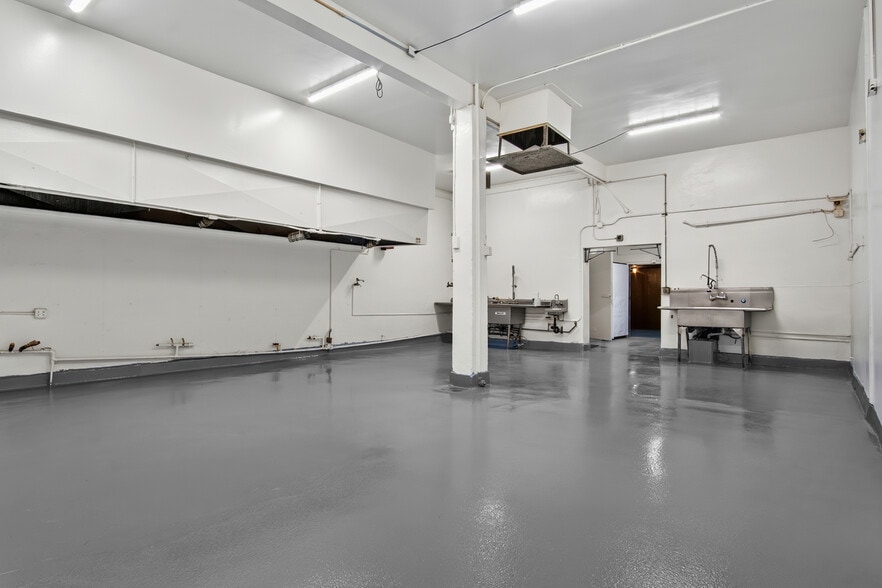 10650-10658 Burbank Blvd, North Hollywood, CA for lease - Interior Photo - Image 3 of 34