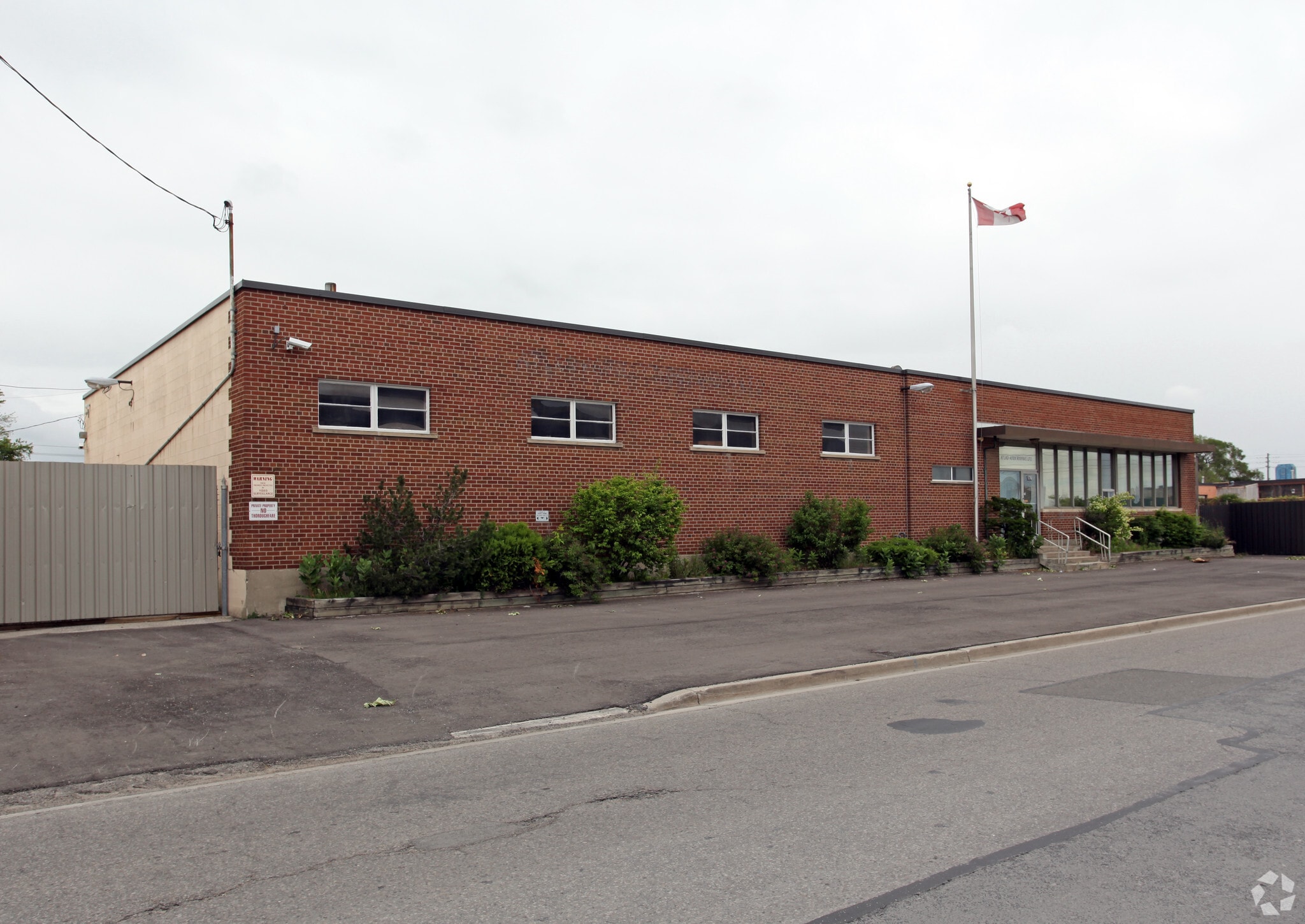 176 Wicksteed Ave & 57 Research Rd portfolio of 2 properties for sale on LoopNet.ca Primary Photo- Image 1 of 3