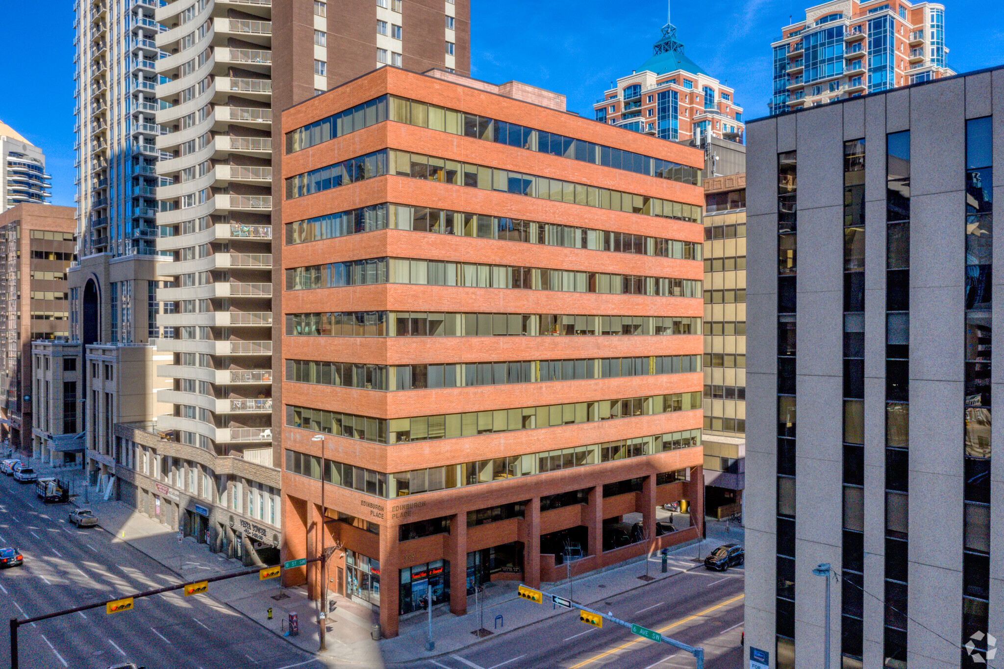 900 6th Ave SW, Calgary, AB à vendre Photo principale- Image 1 de 6