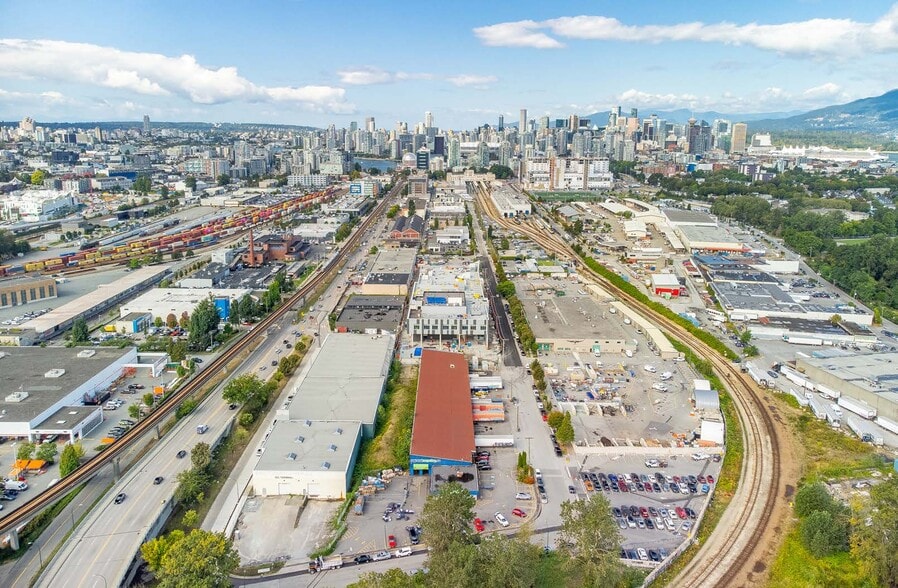 865 Terminal Av, Vancouver, BC for lease - Building Photo - Image 2 of 10