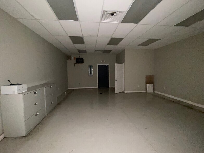 1700 N Gloster St, Tupelo, MS à louer - Photo du bâtiment - Image 2 de 4