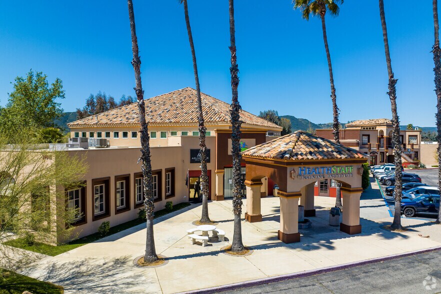 27645 Jefferson Ave, Temecula, CA à vendre - Photo principale - Image 1 de 6