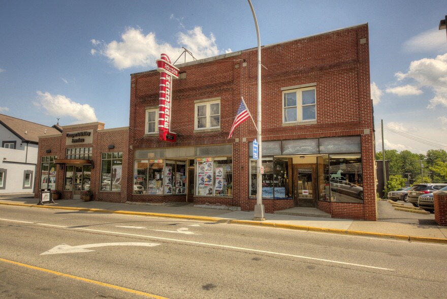 113 W Main St, Brighton, MI à louer - Photo du bâtiment - Image 3 de 3
