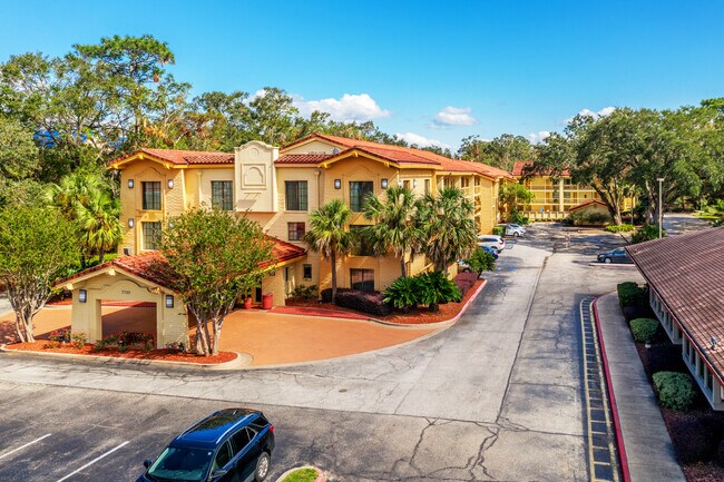 More details for 7750 Davis Hwy, Pensacola, FL - Hospitality for Sale