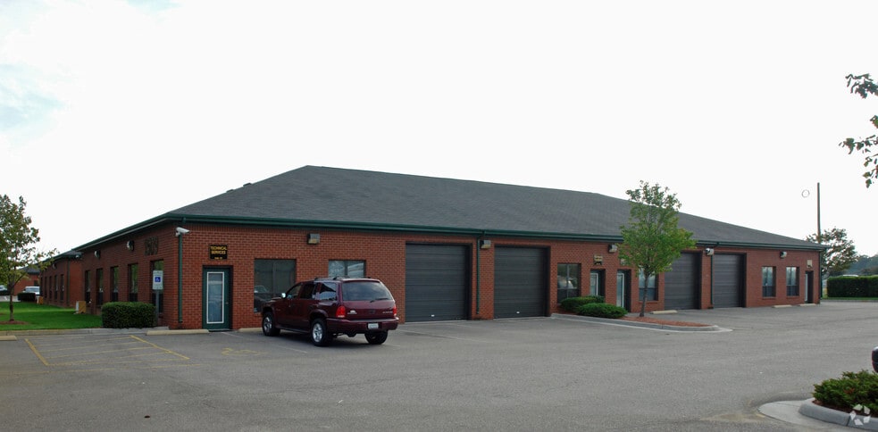 1509 Technology Dr, Chesapeake, VA for lease - Building Photo - Image 3 of 3