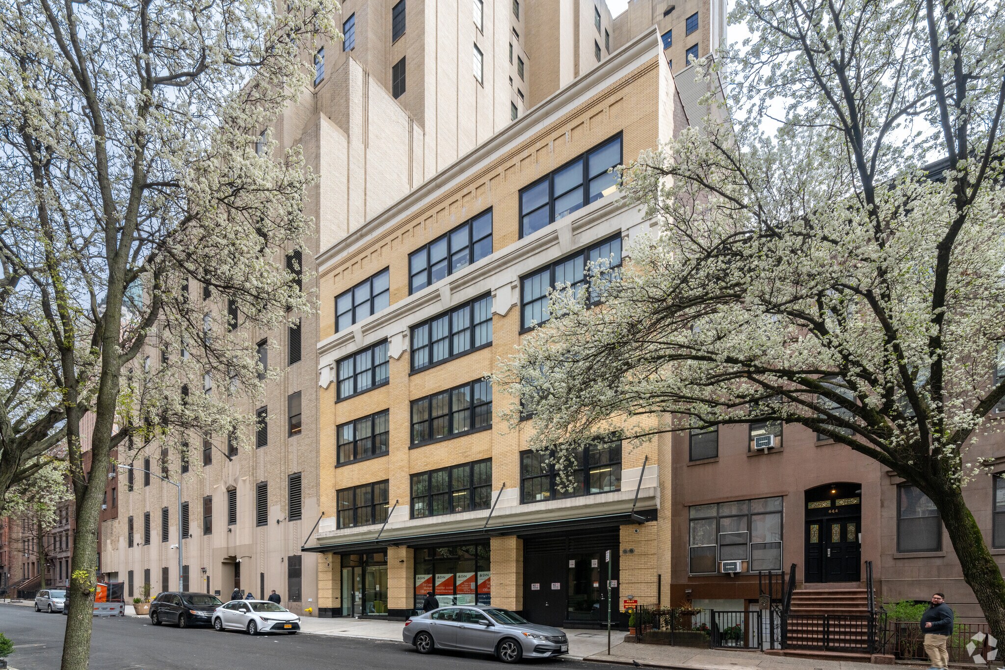438 W 51st St, New York, NY à vendre Photo du bâtiment- Image 1 de 10