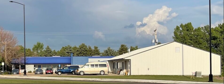 10 E Veterans Memorial Hwy, Kasson, MN à vendre - Photo du bâtiment - Image 2 de 19