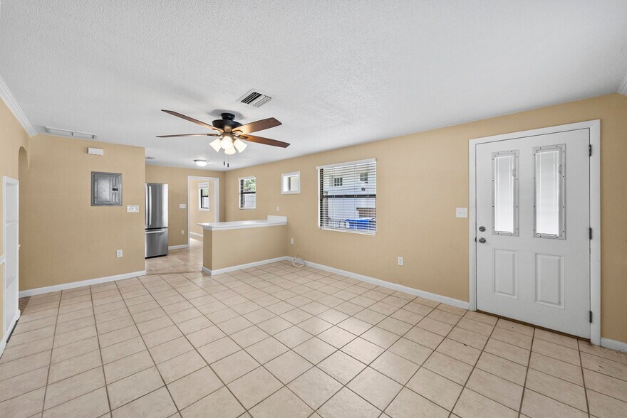 1193 Bass Blvd, Dunedin, FL à vendre - Photo du bâtiment - Image 3 de 6