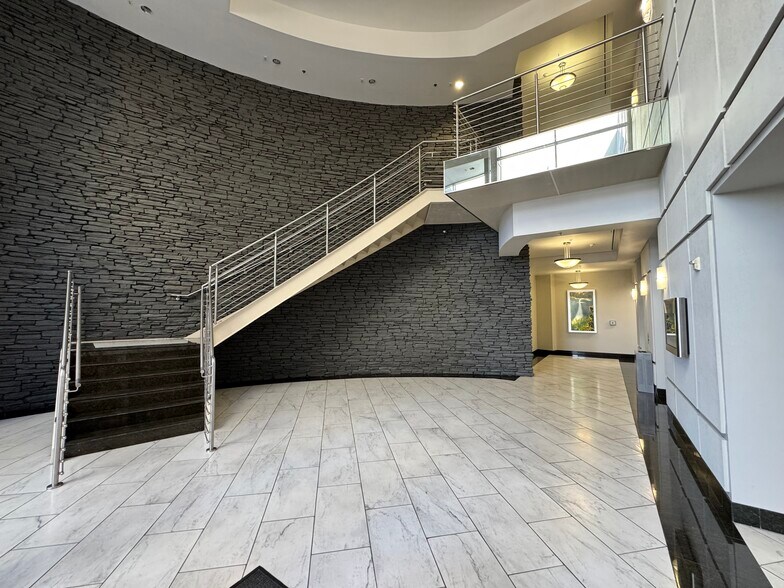 871 Coronado Center Dr, Henderson, NV à louer - Photo intérieure - Image 3 de 12