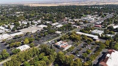 241 W East Ave, Chico, CA à louer Photo intérieure- Image 2 de 23