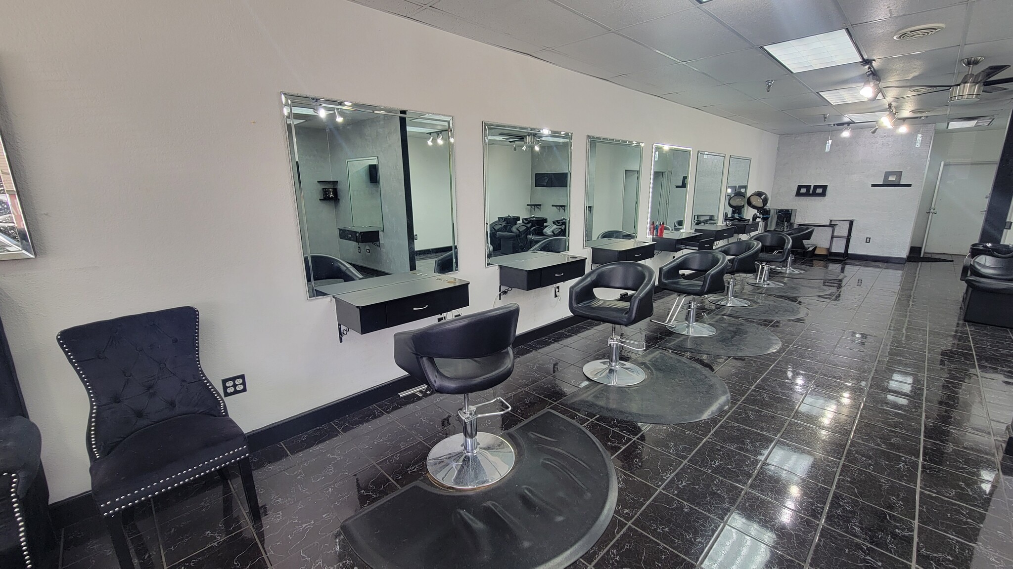 15610-15620 N 35th Ave, Phoenix, AZ for lease Interior Photo- Image 1 of 10